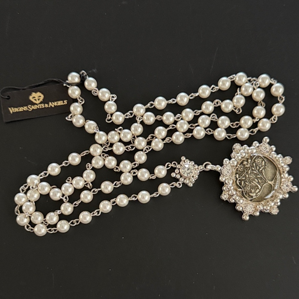 VSA EVITA CLOISTER TREE OF LIFE WITH PEARL BEADED NECKLACE - NWT - Picture 5 of 10